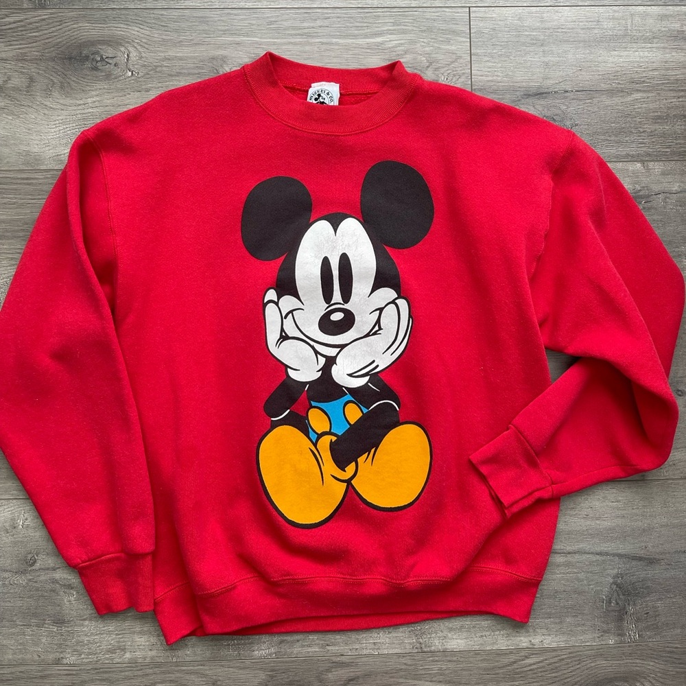Vintage Disney & Co Men's Red Crewneck Sweater with Mickey Mouse
